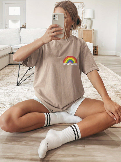 T-shirt LGBT — Rainbow Love Wins