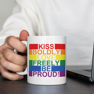 Mug Gay LGBT Tasse Kiss Boldly Love Freely Be Proud