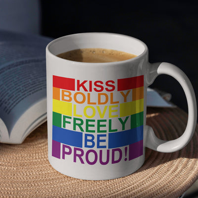 Mug LGBT Slogan Kiss Love Be Proud