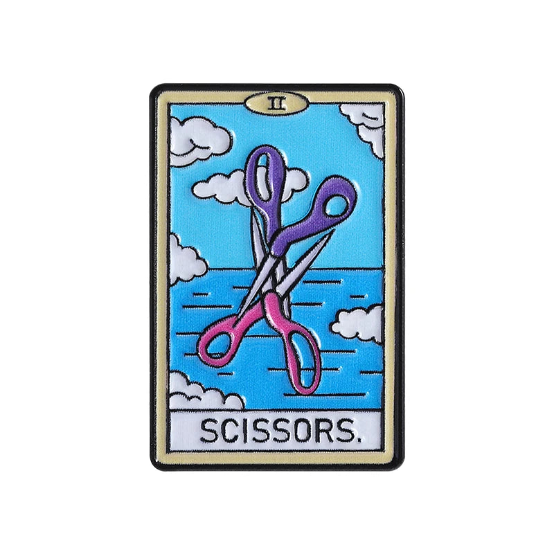 Pins tarot lesbien Scissors : ciseaux violets et roses dans un ciel nuageux