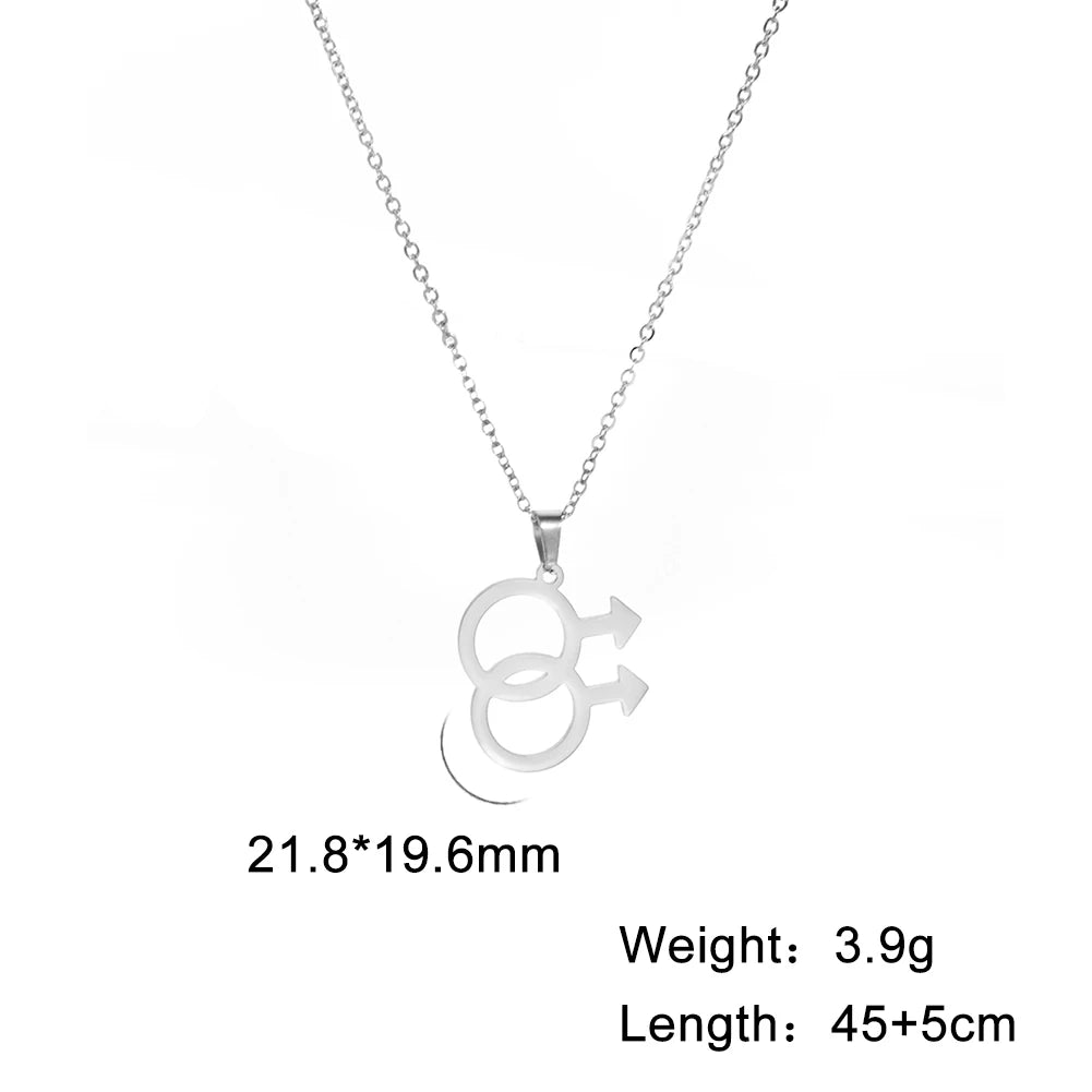 Collier gay double Mars en acier argenté, avec ses dimensions : 21,8 sur 19,6 mm, chaîne de 45 cm plus 5 cm