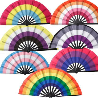 Les sept éventails LGBT de la gamme, un par drapeau d'identité