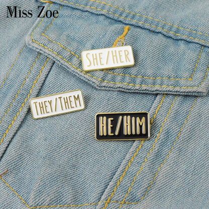 Pins Pronoms — She/Her