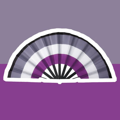 Éventail pliant aux couleurs du drapeau asexuel : noir, gris, blanc et violet