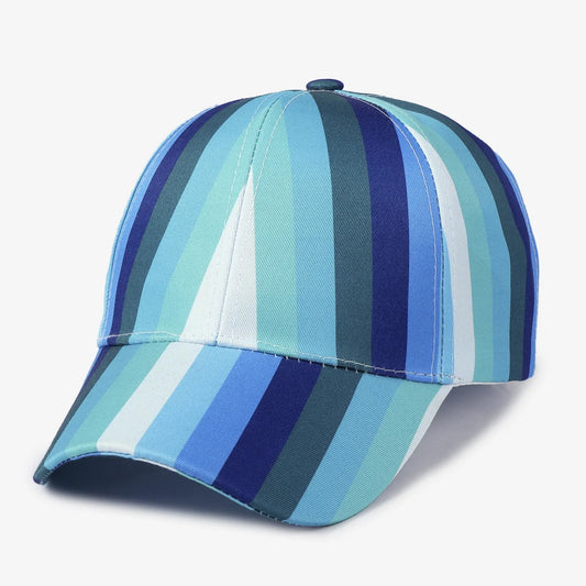 Casquette aux rayures du drapeau gay