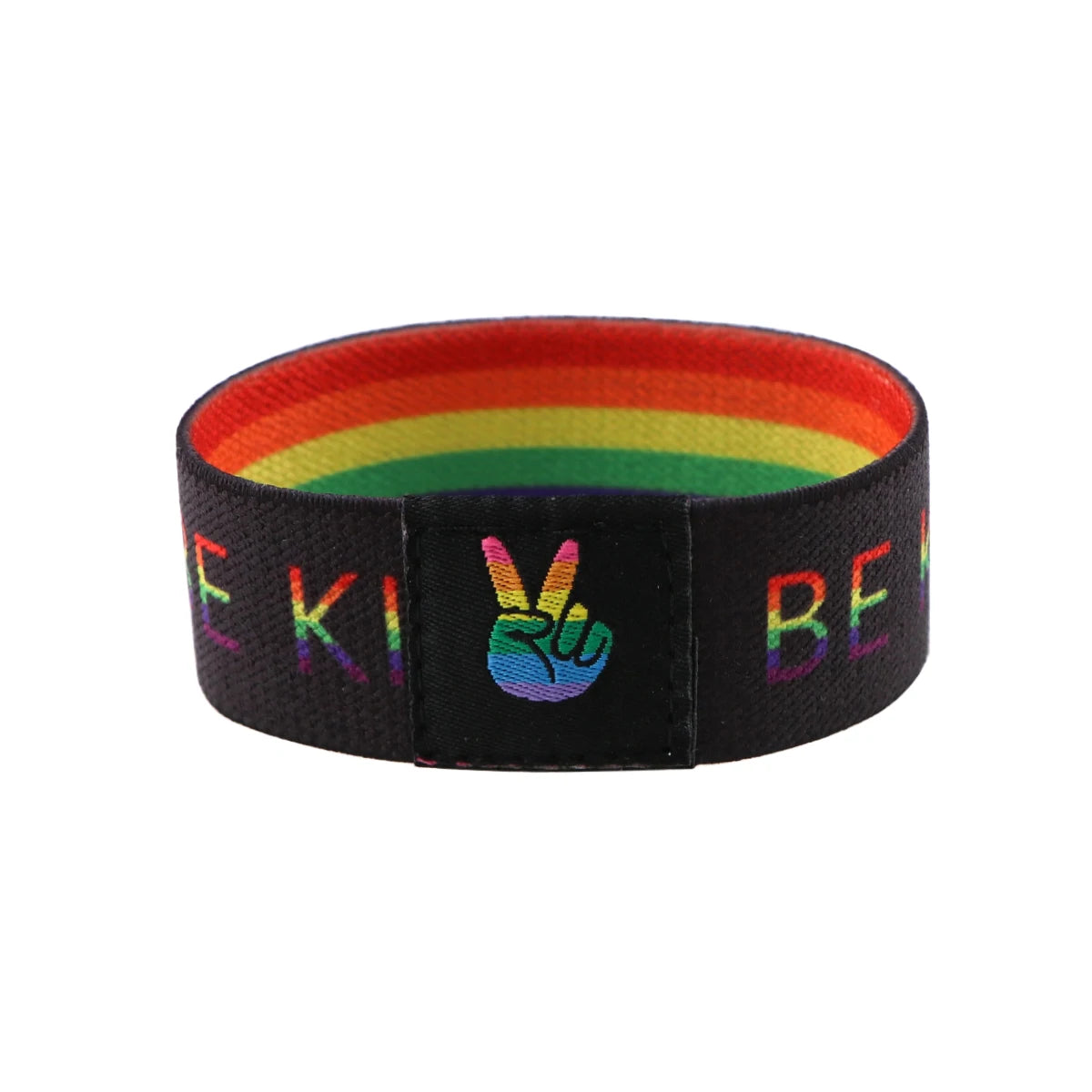 Bracelet LGBT noir Be Kind à lettrage arc-en-ciel et main en signe de paix