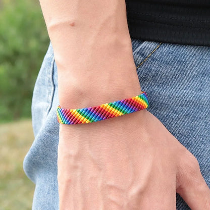 Bracelet LGBT tressé — Arc-en-ciel