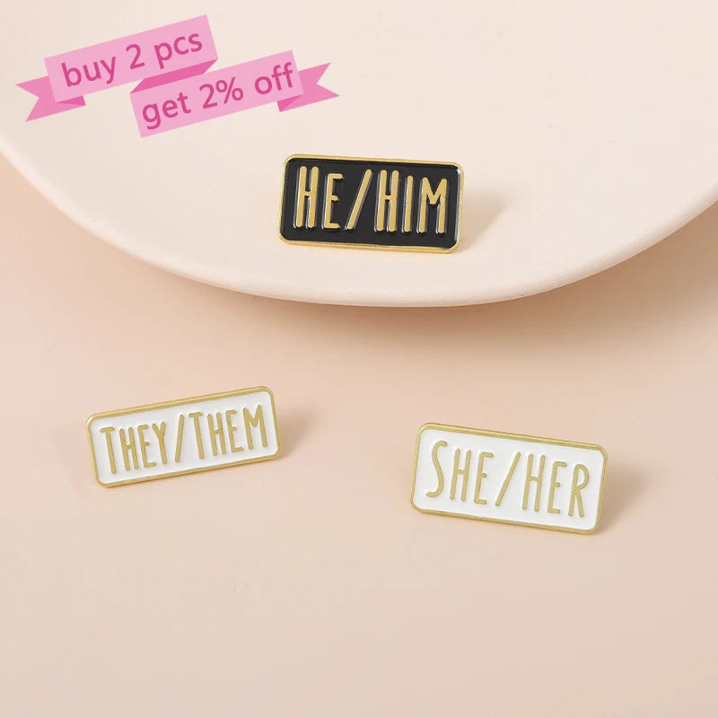 Pins Pronoms — He/Him
