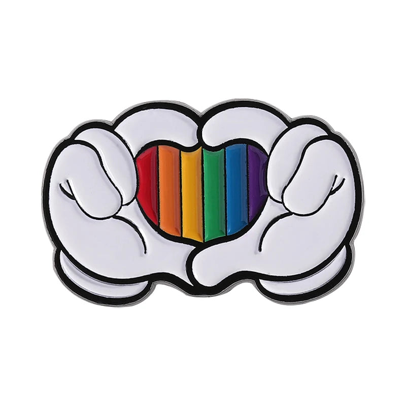 Pin's emaille : deux mains formant un coeur arc-en-ciel