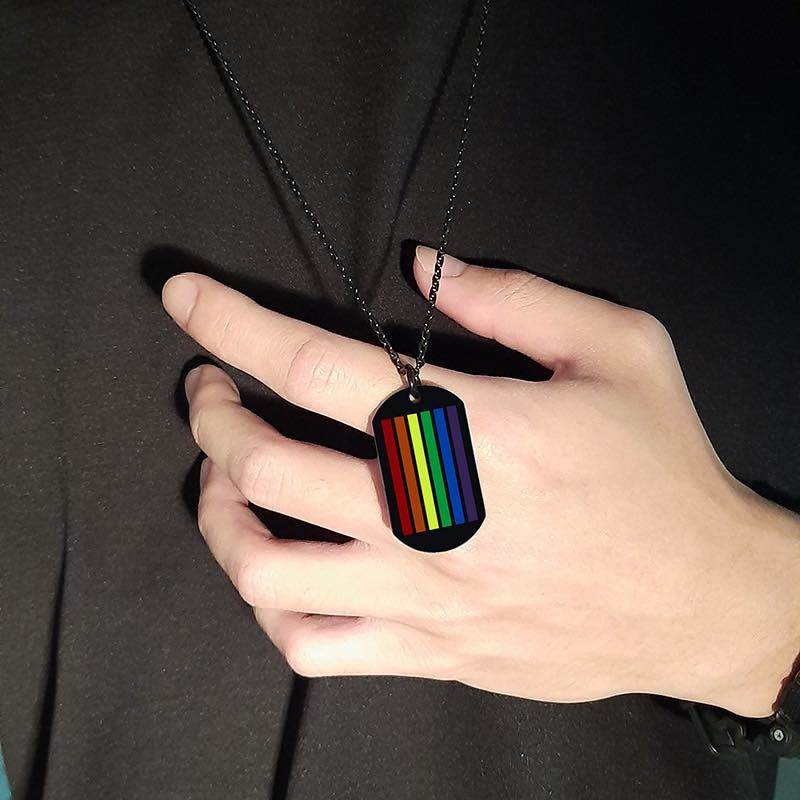 Collier LGBT — Plaque Noire