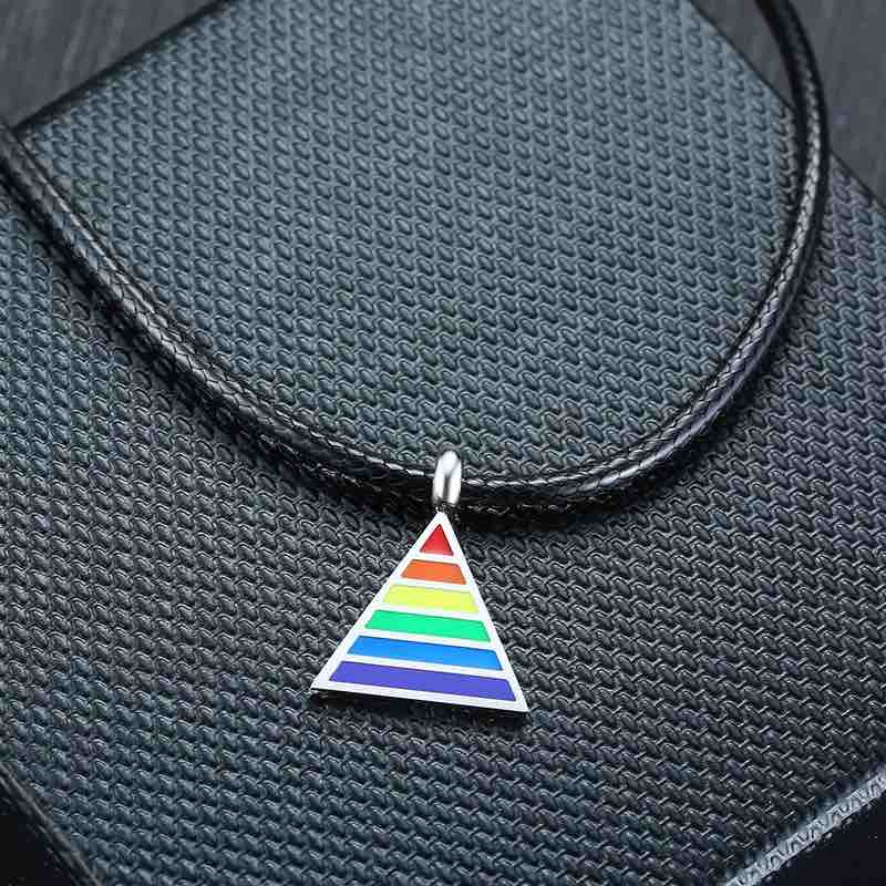 Collier LGBT — Triangle