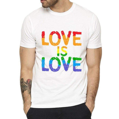 T-shirt blanc homme, « LOVE IS LOVE » en grandes lettres dégradées de l'orange au bleu