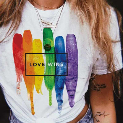 T-SHIRT LGBT — LOVE WINS