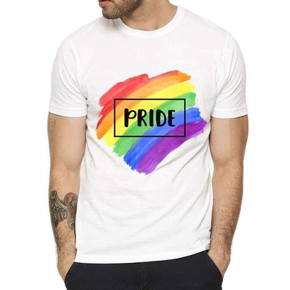 T-shirt blanc homme, « PRIDE » encadré sur un large aplat de peinture arc-en-ciel
